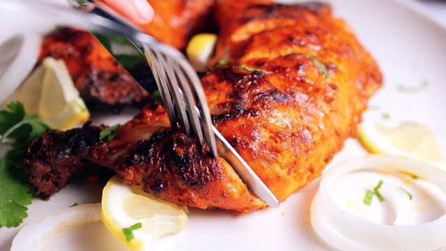 خوراک خوشمزه مرغ تنوری در فر