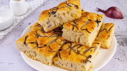 طرز تهیه نان فوکاچیا پیاز در یک ویدیو