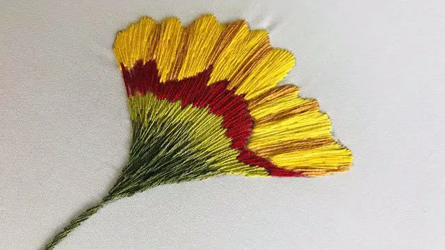 دست گلدوزی پاییزی در یک نگاه