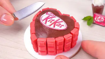 آشپزی مینیاتوری - تزیین کیک kitkat در یک نگاه