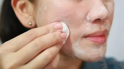 نحوه روشن کردن پوست با شیر برای زیبایی