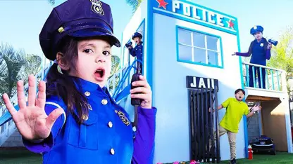 سرگرمی کودکانه این داستان - بازی به عنوان پلیس