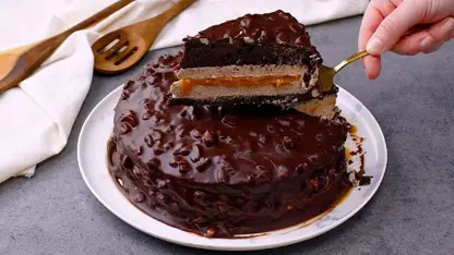 آموزش آشپزی - کیک شکلاتی پر شده با کارامل برای سرگرمی