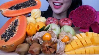 اسمر بشقاب میوه گرمسیری برای سرگرمی
