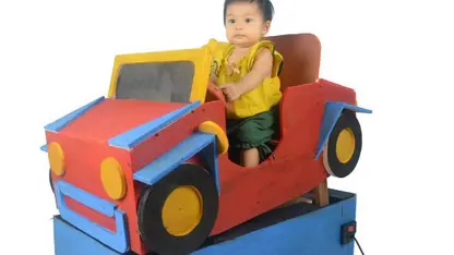 چگونه برای کودک عزیزتان یک ماشین اسباب بازی درست کنید!