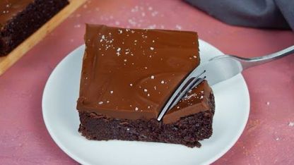 طرز تهیه براونی شکلاتی در خانه با روش آسان