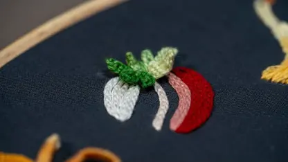 آموزش گلدوزی با دست - طرح زیبای توت فرنگی در یک نگاه