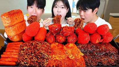 سولگی قارچ تند و نودل آتشین برای سرگرمی
