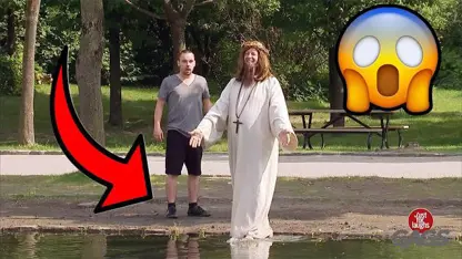 دوربین مخفی خنده دار - خدا روی آب راه می رود!