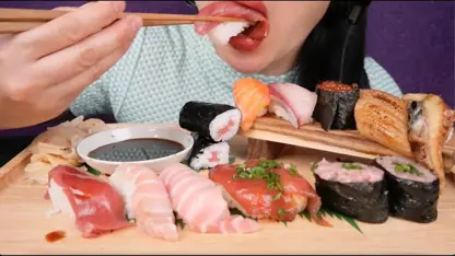 فود اسمر ساس اسمر - صدا خوردن سوشی در یک نگاه
