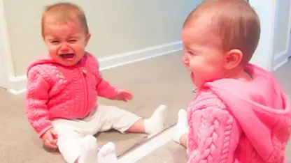 واکنش های خنده دار نوزادان در آینه