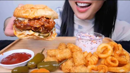 اسمر برگر مرغ تند و آبدار در یک نگاه