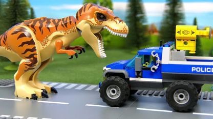 ماشین بازی کودکان این داستان - دایناسور در مقابل ماشین پلیس