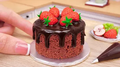 آشپزی مینیاتوری - تزیین شکلات توت فرنگی برای سرگرمی