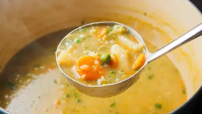 طرز تهیه سوپ سبزیجات سالم برای یک وعده شام