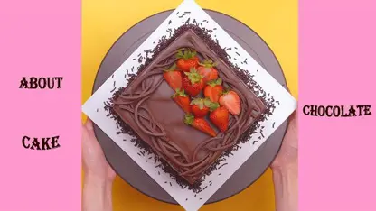 طرز تهیه کیک شکلاتی با توت فرنگی در یک نگاه