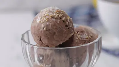 طرز تهیه بستنی شکلاتی بدون چربی با کنجد در چند دقیقه
