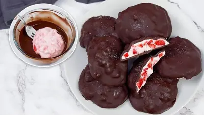 طرز تهیه شکلات و توت فرنگی برای مهمانی ها