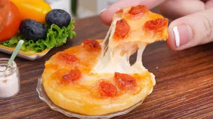 ترفند آشپزی مینیاتوری - طرز تهیه پیتزا پپرونی