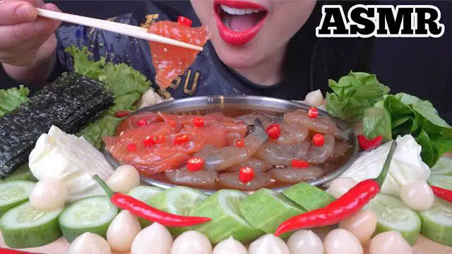 میگو و ماهی و سبزیجات با ساس اسمر