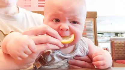 کلیپ خنده دار از واکنش بچه ها به خوردن لیمو ترش